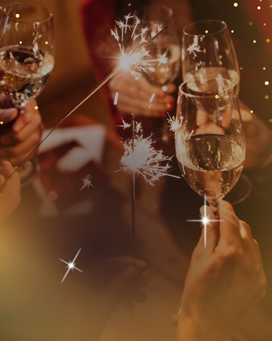 Pacote de Réveillon com taças e luzes festivas